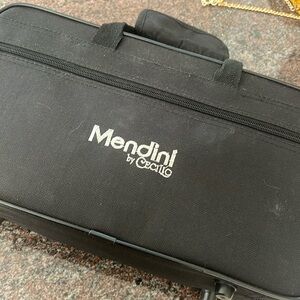 Mendini clarinet by Cecilio (beginner set), never used.
